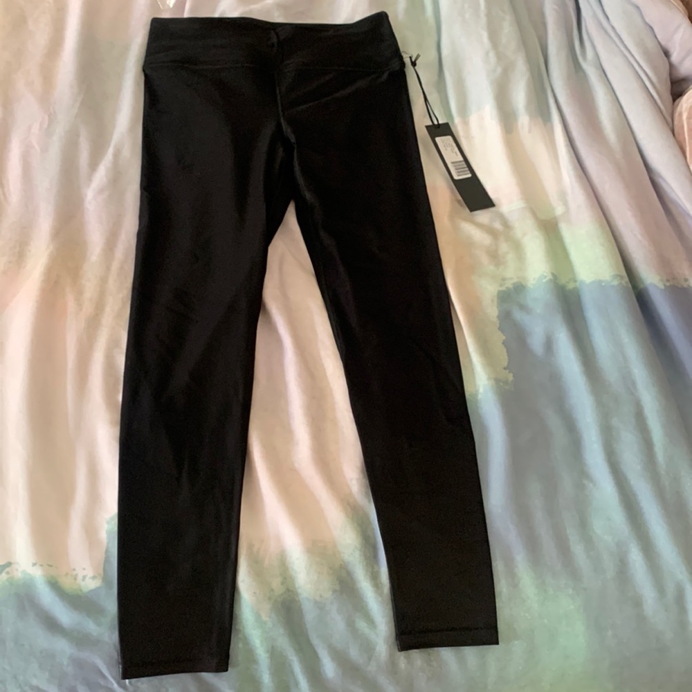NWT Noli Yoga black liquid leggings